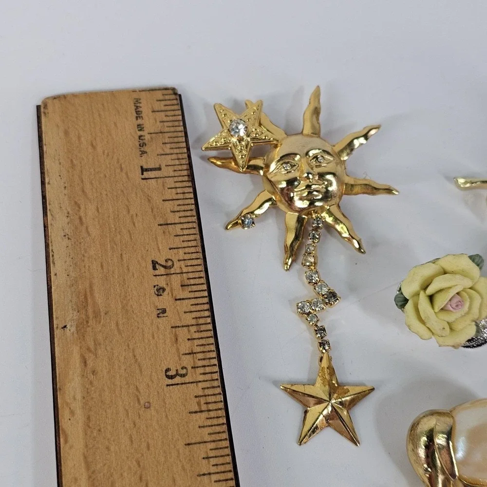 Vintage Pin Brooch Lot Animal Floral Turtle Elephant Celestial Avon Pearl Stone